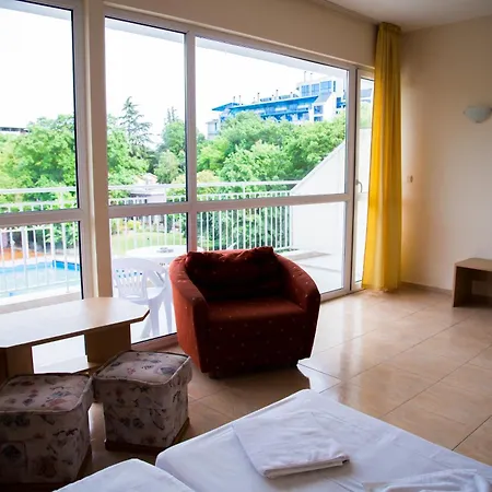 рива Hotel 3*